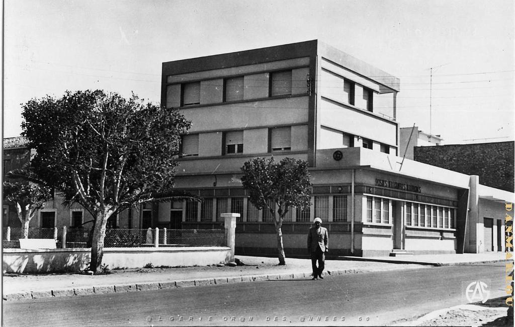 SAINTE BARBE DU TLELAT 505- LA POSTE COLLECTION DES AMIS DE ND DE SANTA CRUZ.jpg